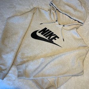 Cropped Nike Hoodie